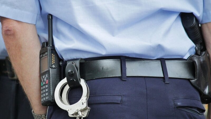 Skandaliczne wydarzenia po meczu piłkarskim Stilon Gorzów: agresja kibiców i atak na wiceprezesa
