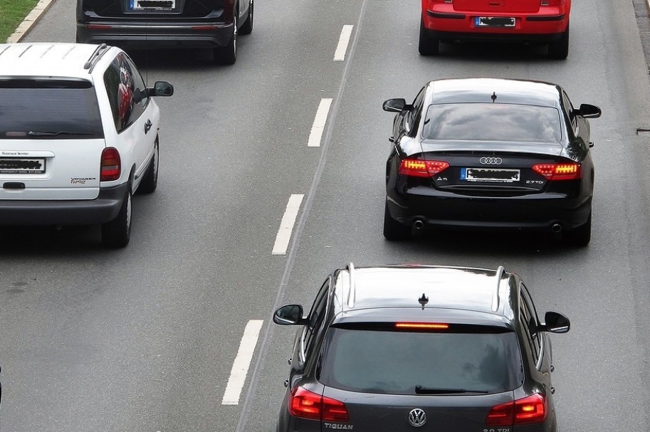 Ruch drogowy w Gorzowie z zakłóceniami po kolizji na ul. Wybickiego