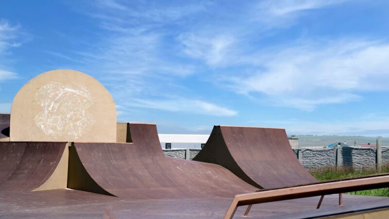 Nowe życie dla skateparku: Rozpoczęła się długo oczekiwana rozbudowa!