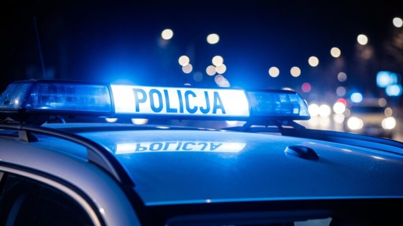 Radiowóz na czerwonym świetle! Policjant ukarany za niebezpieczne wykroczenie