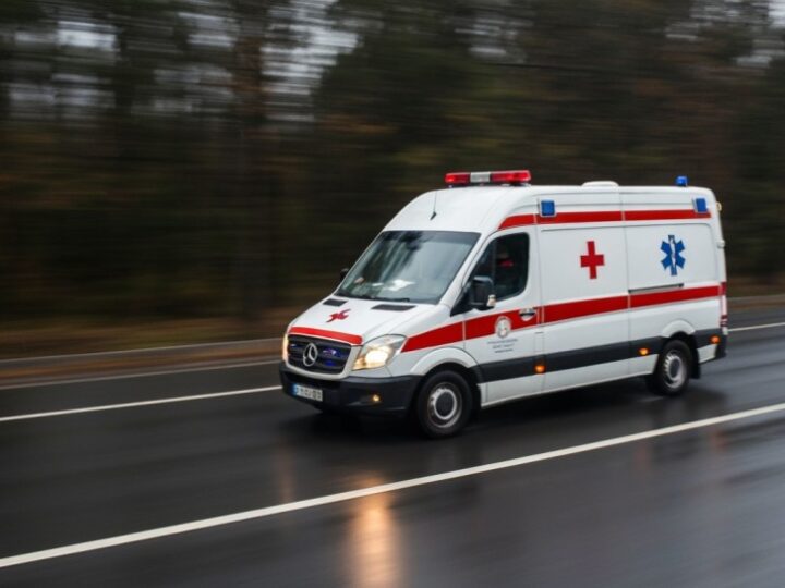 Policjanci w akcji: Szybka pomoc dla poparzonej dziewczynki