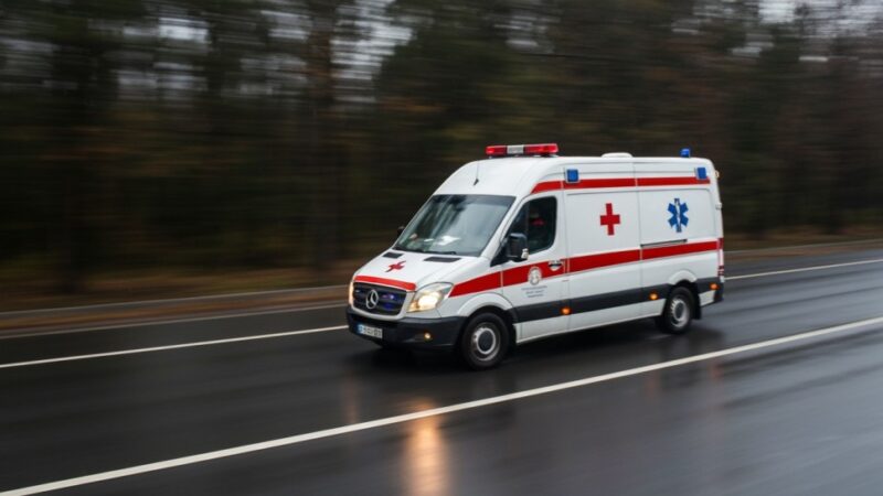 Policjanci w akcji: Szybka pomoc dla poparzonej dziewczynki