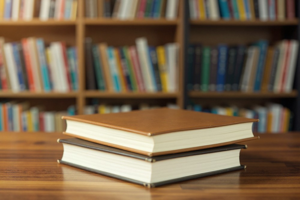 Dyskusyjne Kluby Książki: odkrywanie emocji i literackich skarbów