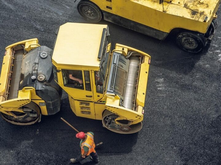 Remont drogi wojewódzkiej nr 281 w Pomorsku z nowym oświetleniem promowym