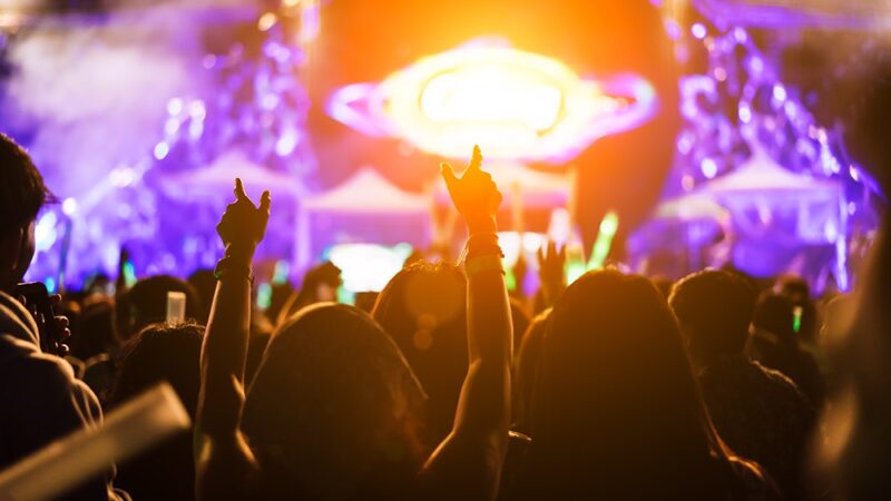 Muzyczne pożegnanie roku w bibliotece: koncerty pełne słowa i dźwięku