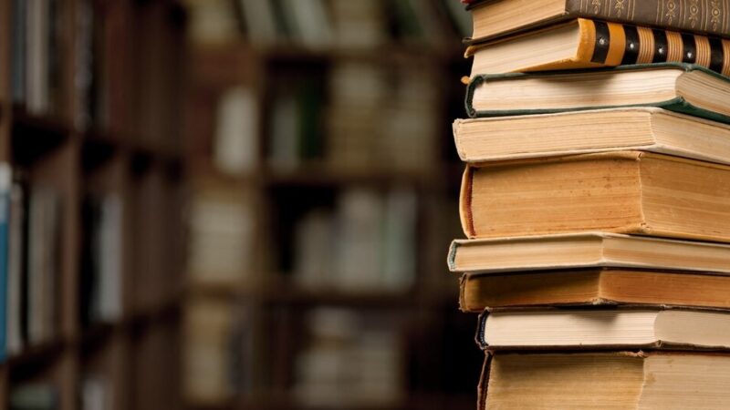 Dbajmy o książki – zasady korzystania z wrzutni w bibliotece