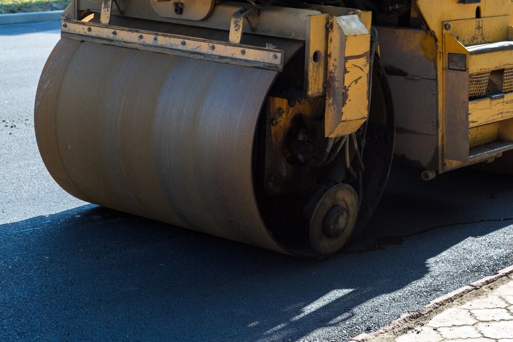 Kto jest odpowiedzialny za odśnieżanie dróg w Twojej gminie? Dowiedz się!