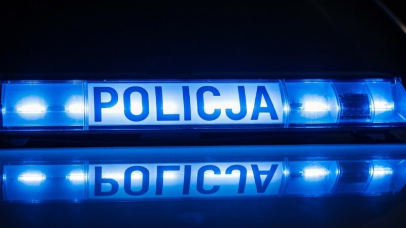 Zielonogórscy policjanci zatrzymali mężczyznę za zniszczenie defibrylatora AED