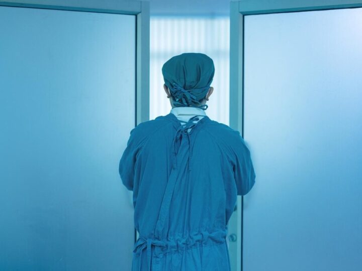 Nowa infolinia „Helpline” 800 201 801 – wsparcie dla chorych na Alzheimera i ich opiekunów