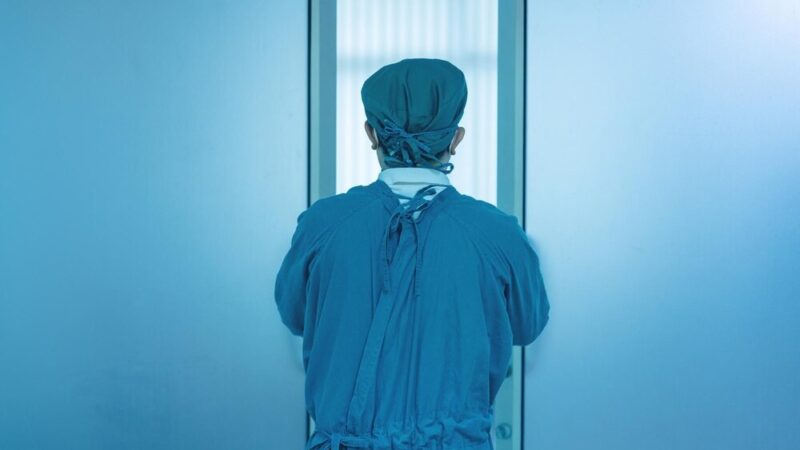 Nowa infolinia „Helpline” 800 201 801 – wsparcie dla chorych na Alzheimera i ich opiekunów