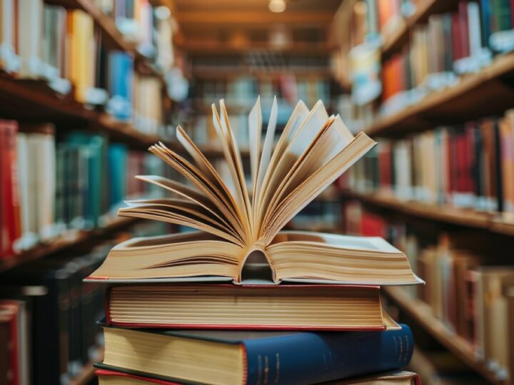 Biblioteka Herberta wzbogacona o unikalne rękopisy Zbigniewa Herberta z okazji 80-lecia