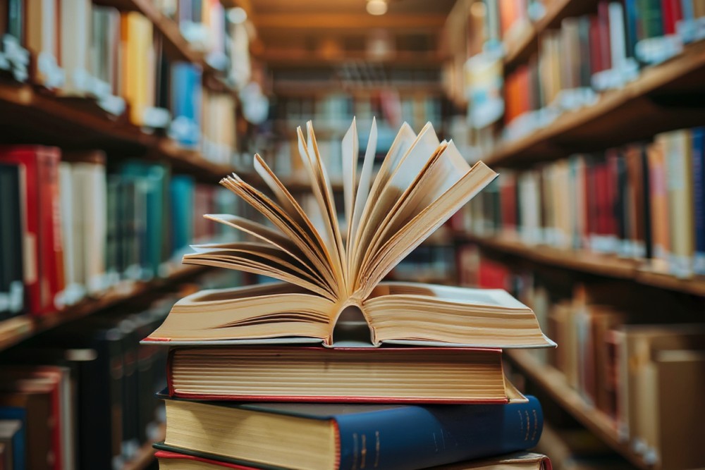 Biblioteka Herberta wzbogacona o unikalne rękopisy Zbigniewa Herberta z okazji 80-lecia