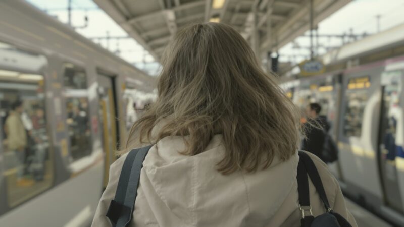 Poważne uszkodzenie przejazdu kolejowego w Białczu – uwaga kierowcy!