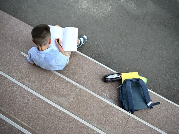 Uczniowie z Gorzowa tworzą wielkanocne koszyczki na warsztatach edukacyjnych
