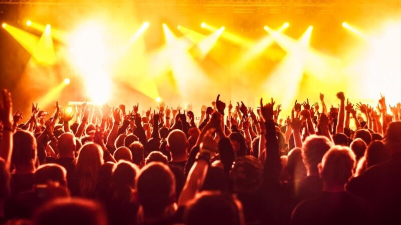 Złote Gody w Kostrzynie – niezapomniany koncert z legendarnym zespołem!