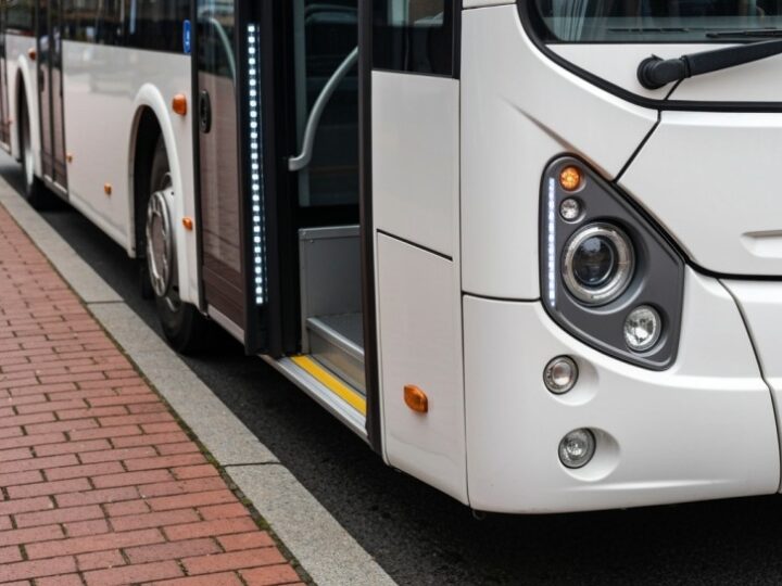Dodatkowe autobusy na żużel – poznaj szczegóły!