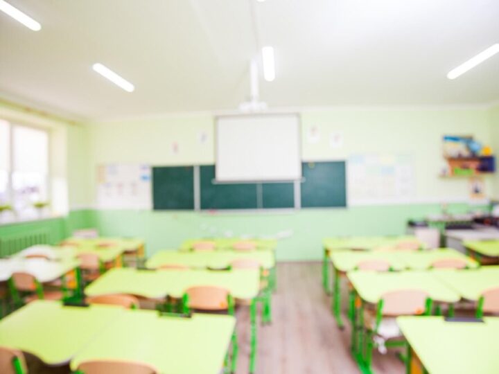 Absolwenci szkół średnich z Witnicy odbierają stypendia Burmistrza na nowy etap edukacji