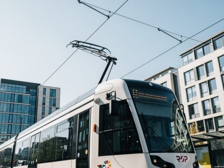 Jesień przynosi tramwajom niebezpieczne wyzwania