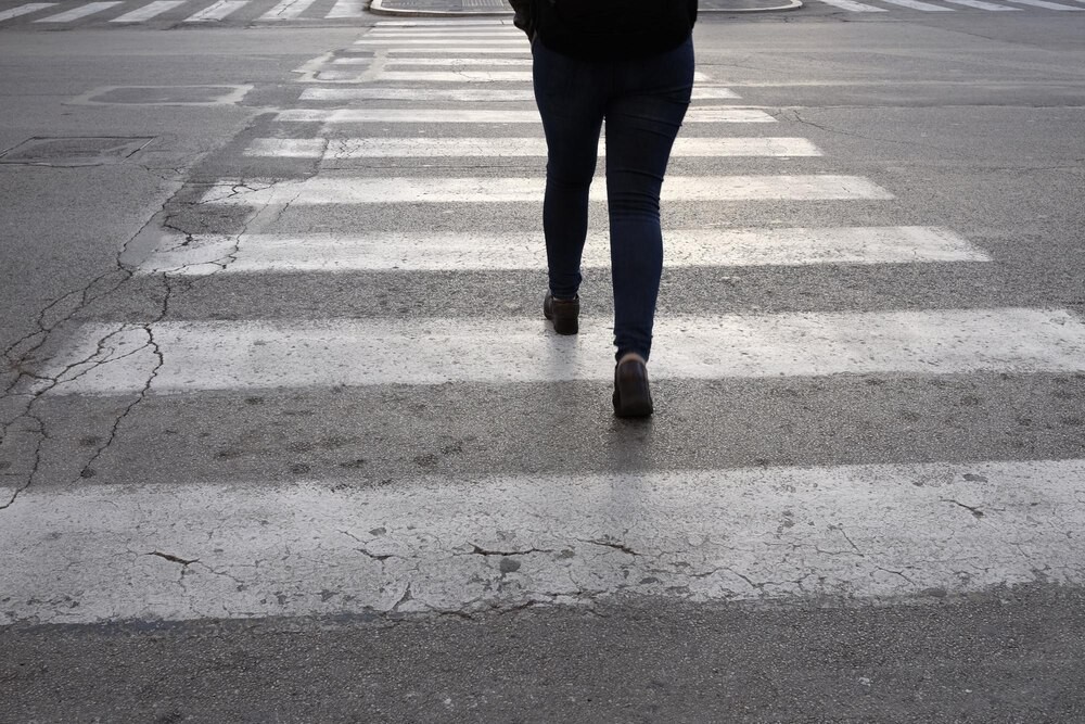 Policja szuka świadków potrącenia pieszego na przejściu